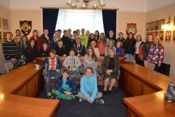 Die Oberkircher mit der walisischen Verantwortlichen für den Austausch beim Bürgermeisterpaar